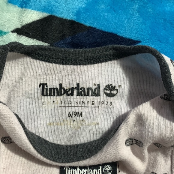 Set 3 timberland onesies - Picture 5 of 5